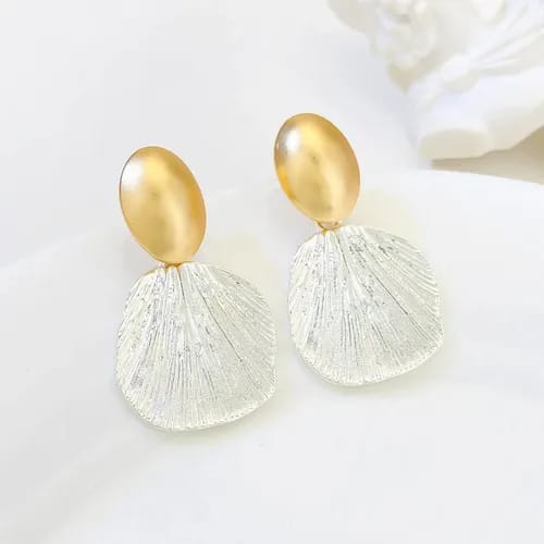 ARETES CONCHA SHINY
