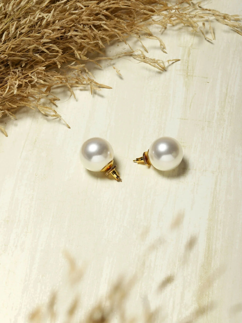 ARETES - PRETTY PEARL